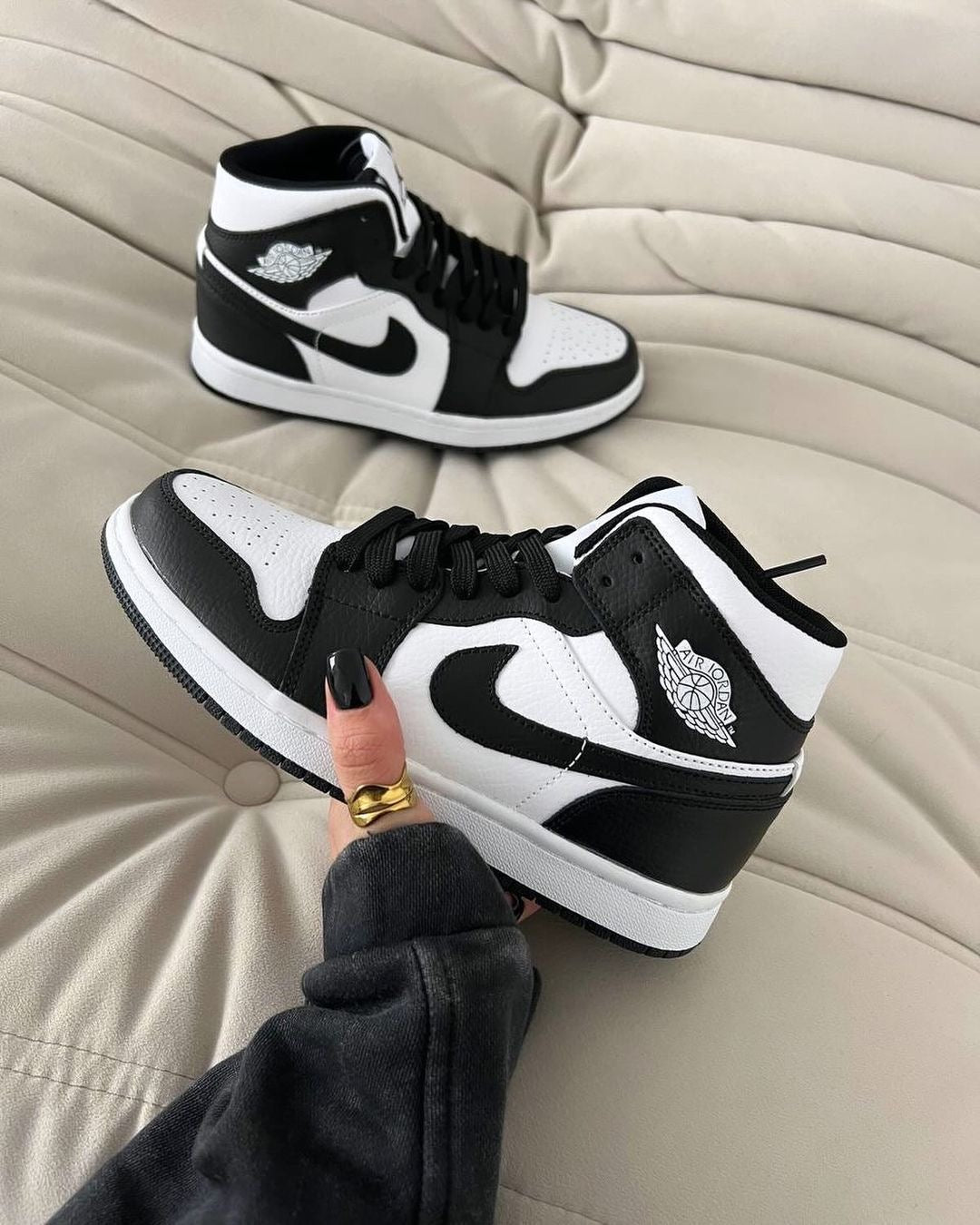 Jordan 1 Low black